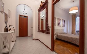 Casa Torineiser - Elegant Apt In City Centre With Parking By Home A Porter